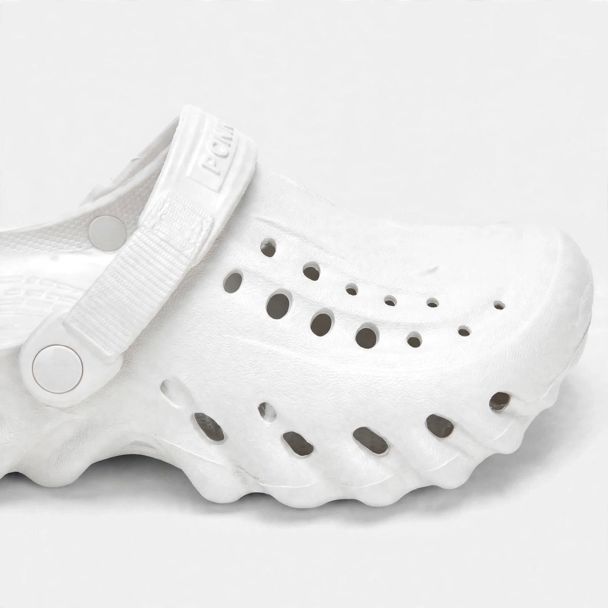 men's white clogs
